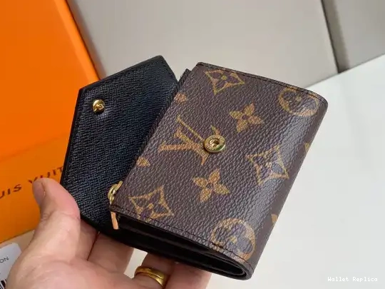 Cheap LOUIS ZOÉ VUITTON WALLET 0618